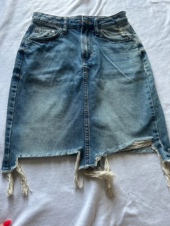 H&M Blue Distressed Denim Pencil Skirt - Picture 6 of 8